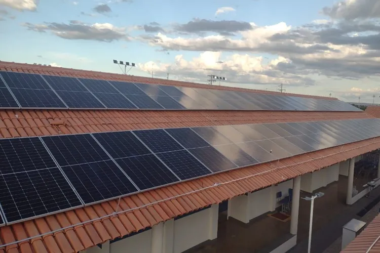 Prefeitura investe em energia solar nas escolas municipais em Malhada de Pedras