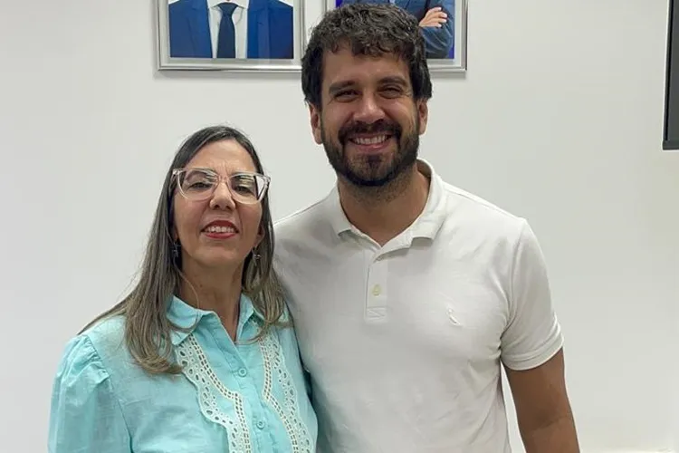 Manuel Rocha declara apoio à candidata a vereadora Mônica Guimarães em Brumado