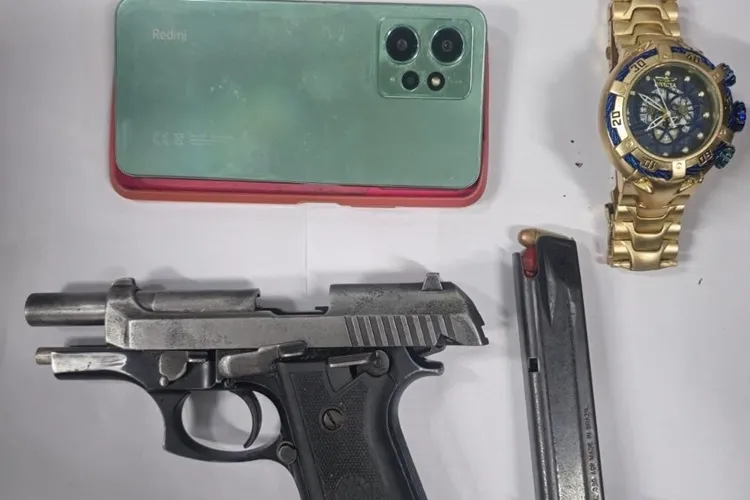 Homem é preso com pistola após efetuar disparos em via pública em Jequié