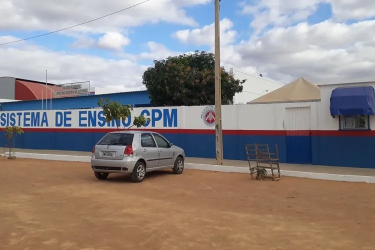 Câmeras flagram conflito entre aluno e diretor em Escola Cívico-Militar de Guanambi