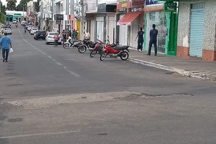 Brumado: Cobrança sindical gera reclamações de trabalhadores do comércio