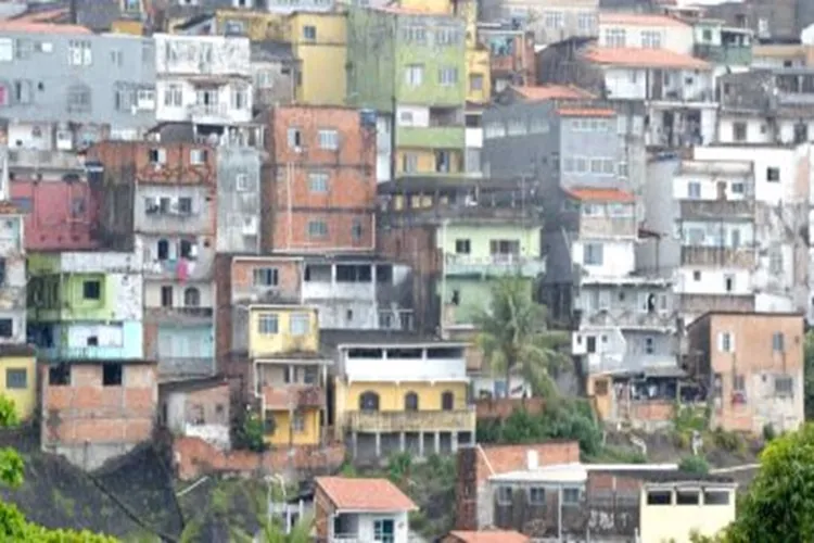 Quase 16,4 milhões de pessoas moram em favelas no Brasil, revela IBGE