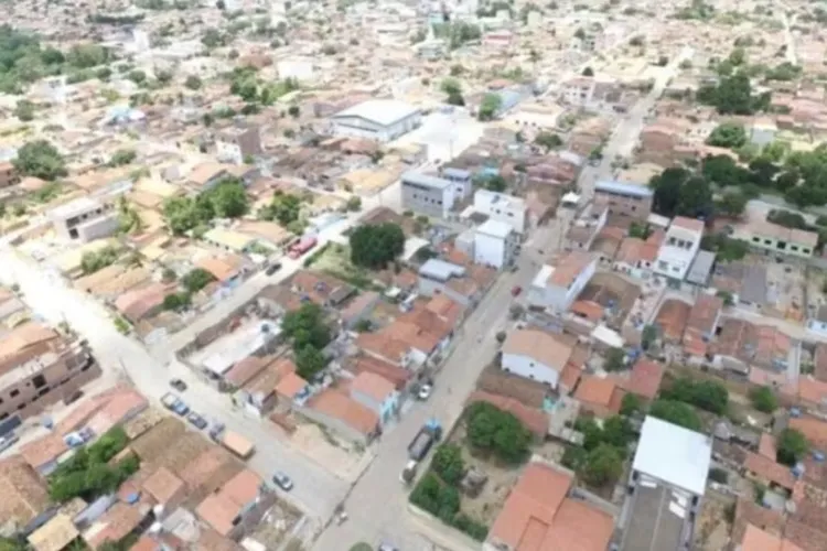 Adolescente de 15 anos é morta a tiros na porta de casa em Cândido Sales