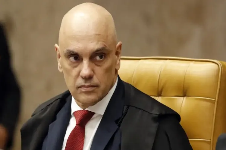 Alexandre de Moraes mantém prisão de militar suspeito de planejar morte de Lula