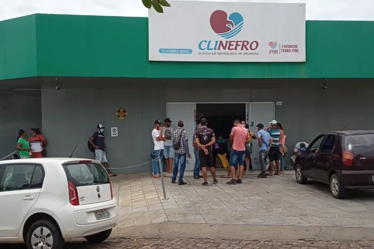 Clínica de hemodiálise continua com atendimentos suspensos em Brumado