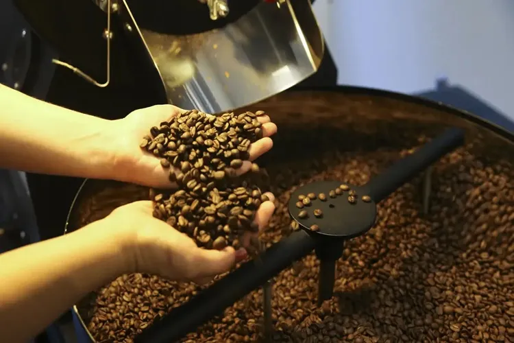 Brasil exporta 46 milhões de sacas de café, atingindo recorde em 2024