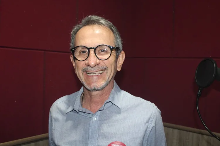 Guanambi: Com sede de debate, Dr. Ruy Azevedo chega a Cultura FM para entrevista