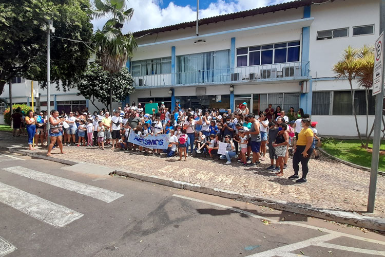 Dia do Autismo é lembrado com caminhada e cobranças de inclusão social em Brumado