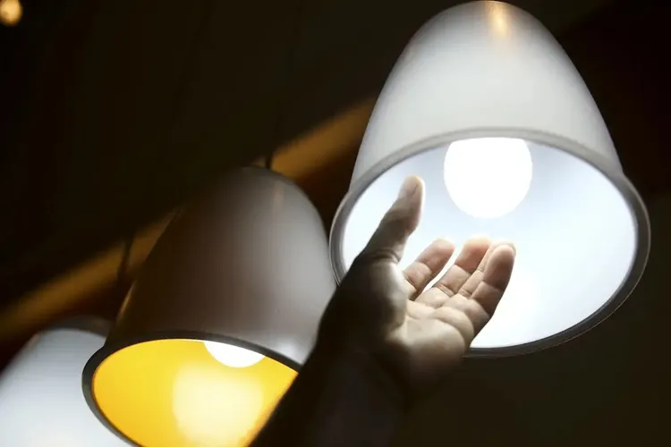 Consumidor continuará sem cobrança extra na conta de luz em fevereiro