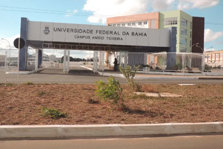 Professores da Ufba decidem manter a greve por tempo indeterminado