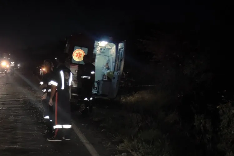 Caetité: Homem de 32 anos cai de motocicleta e morre atropelado na BR-122