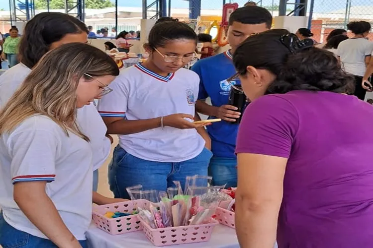 Mês da Mulher é celebrado com feira, cinema e teatro em Bom Jesus da Lapa