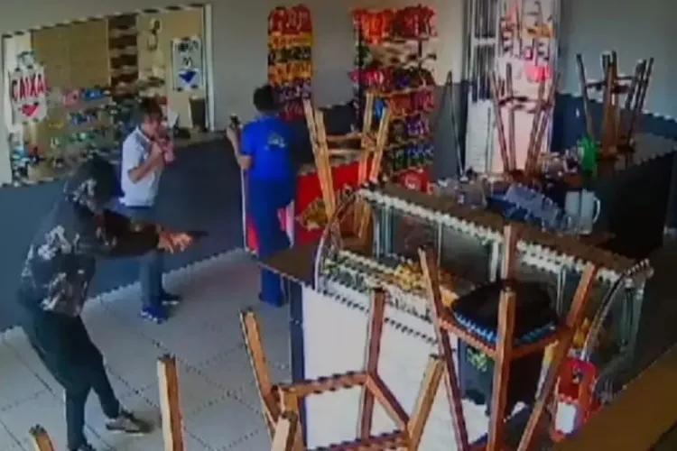 Oliveira dos Brejinhos: Homem morre a tiros ao ser surpreendido em mercado