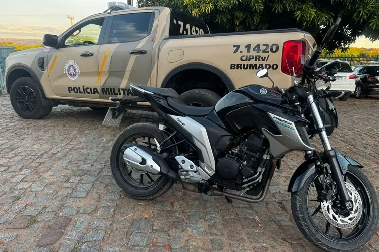 2ª CIPRv apreende moto com restrição de roubo na BR-030 em Guanambi