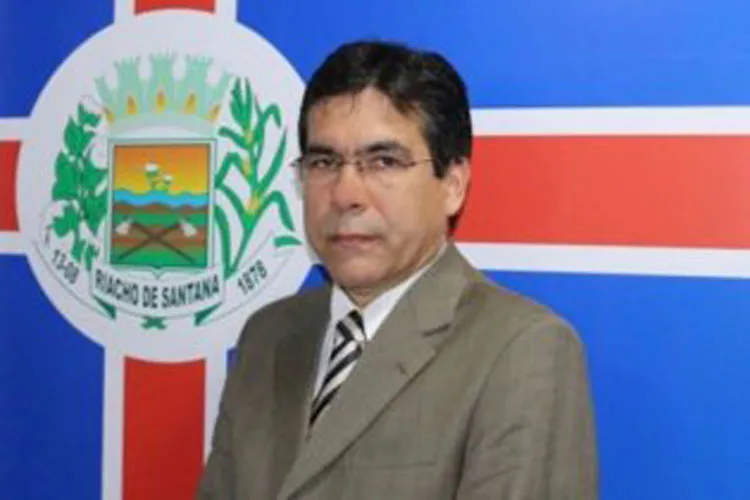 Ex-prefeito de Riacho de Santana é multado por atraso no recolhimento do INSS