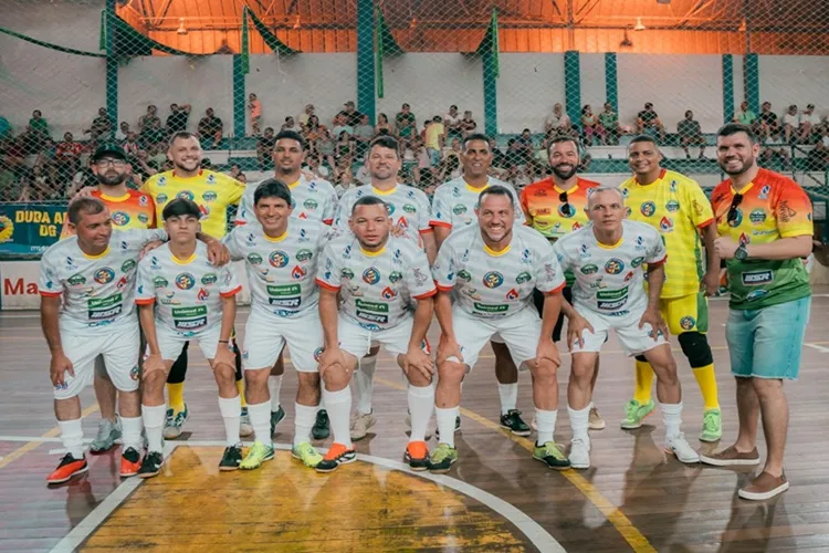 Estrelas do passado e do presente dão show no Futebol Solidário em Brumado