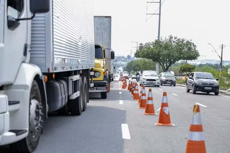 Valor do diesel aumenta frete e vai pesar no preço dos alimentos