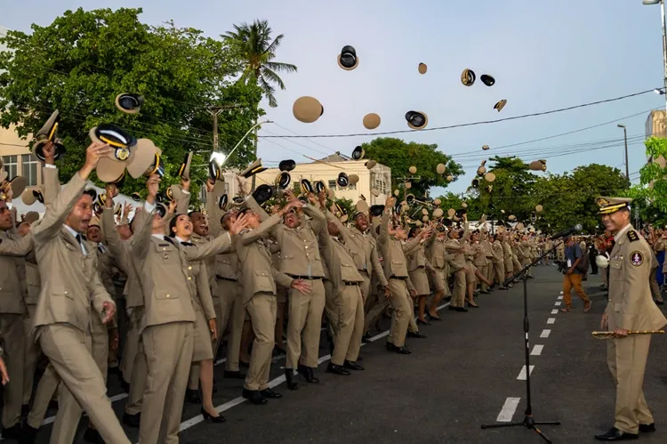 Bahia ganha 1.643 novos policiais militares