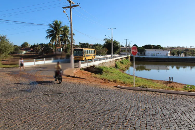 Ossada humana é encontrada às margens de lagoa em Ibiassucê