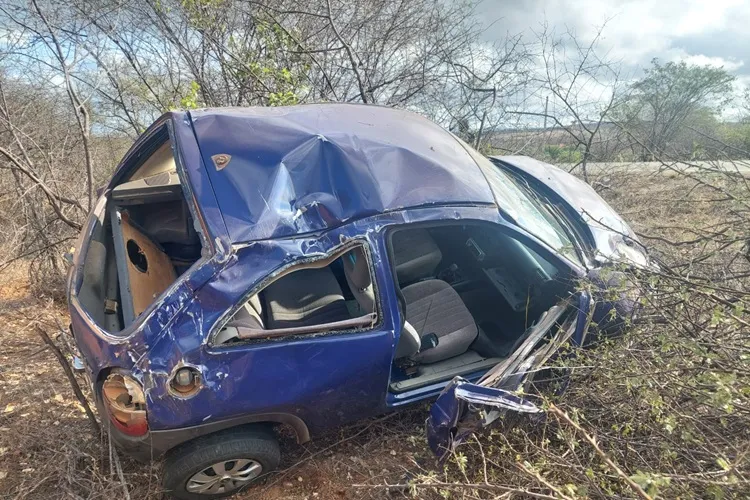 BA-148: Jovem morre após carro capotar entre Brumado e Livramento de Nossa Senhora