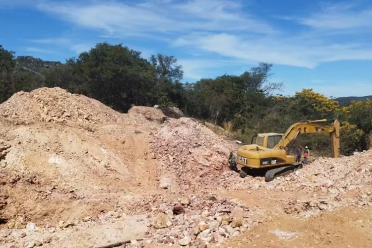 Cippa apreende 45 toneladas de quartzito em garimpo ilegal em Oliveira dos Brejinhos