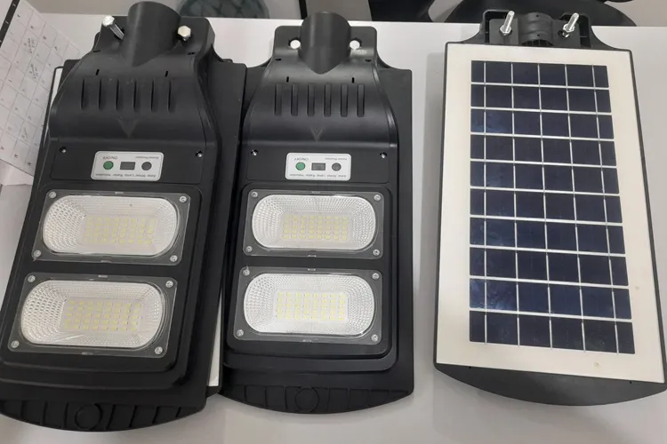 Brumado contará com lâmpadas de placa solar em praças onde não há energia elétrica