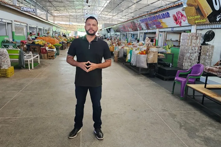 Brumado: Vereador visita Mercado Municipal de Bom Jesus da Lapa em busca de referência