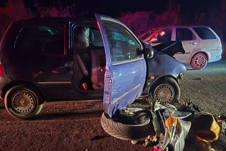 Duas pessoas em moto morrem após colisão frontal na BA-142 em Tanhaçu