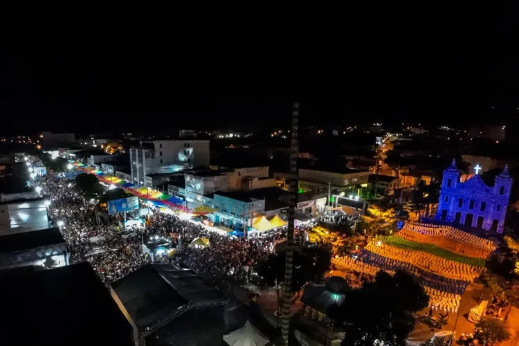 Guilherme Bonfim destaca sucesso do 1º dia do Arraiá de Brumado para a cultura e a economia