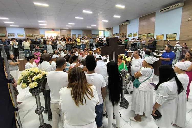 Corpo de Dona Dete do Acarajé é velado sob forte comoção em Brumado