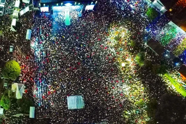 'Escola de São João': Mais de 30 mil pessoas prestigiam abertura dos festejos em Macaúbas
