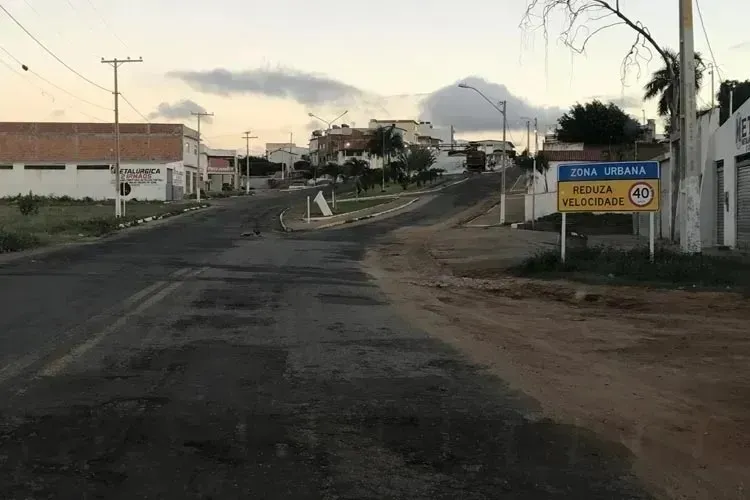 Tanhaçu: Pedreiro cai de andaime enquanto trabalhava em obra e morre na hora