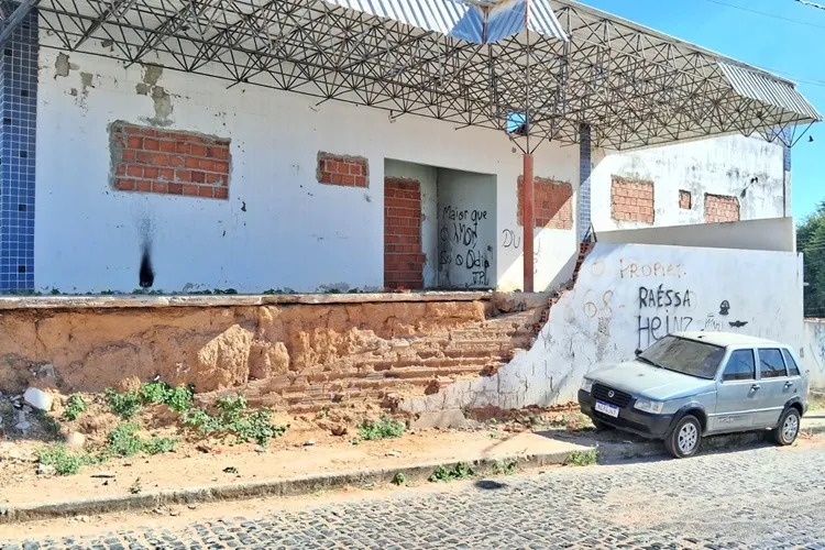 Guanambi: Deputado é acionado no MP para dar destinação ao antigo Hospital Eremita Cardoso