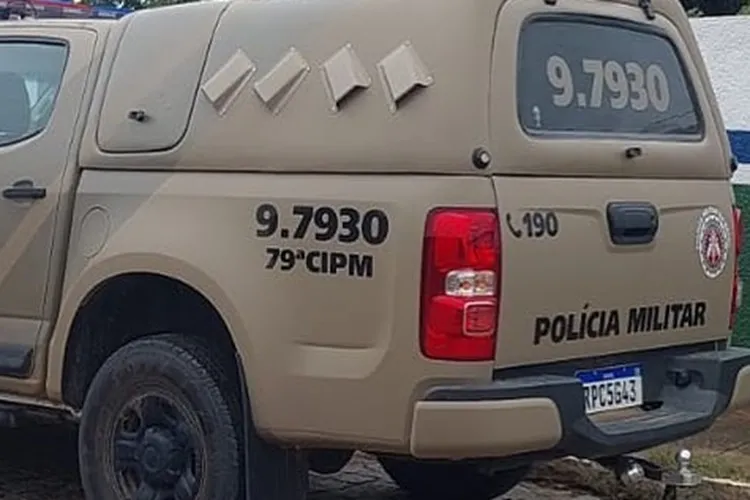 Corpo com perfurações de arma de fogo é encontrado em estrada rural de Poções