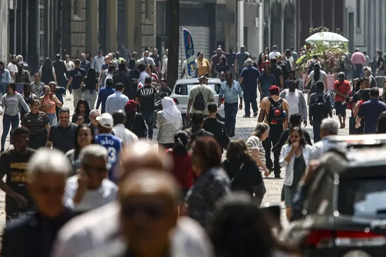 Desemprego em novembro chega a 6,1%, o menor desde 2012