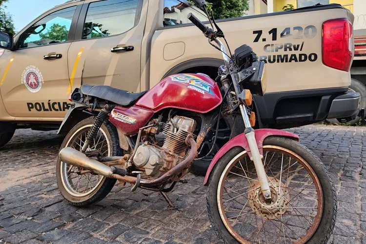 Motocicleta com adulteração de sinal identificador é apreendida em Brumado