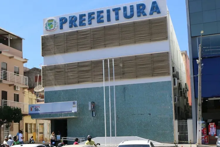 Justiça suspende concurso público em Bom Jesus da Lapa